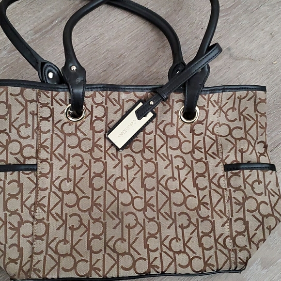 Purse - Picture 1 of 1